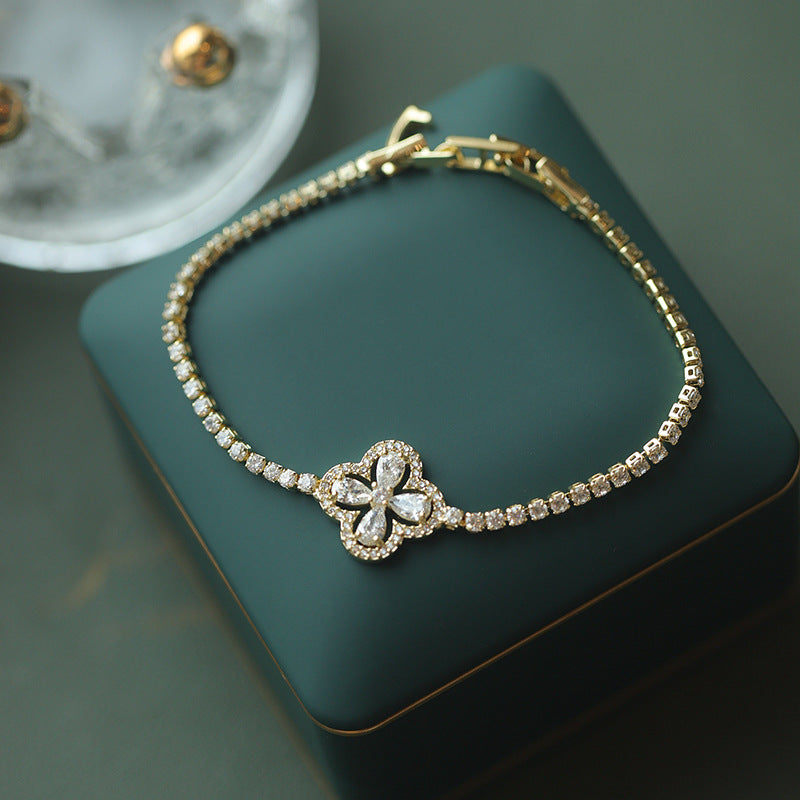 Full zircon clover bracelet